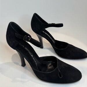Via Spiga Black Heels with Ankle Strap and Pointed Toe